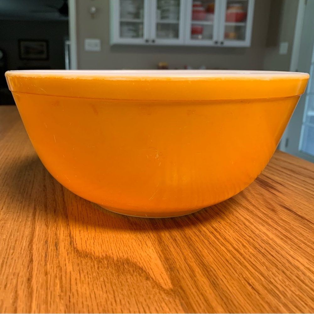 Pyrex Orange 2.5qt Nesting Bowl
